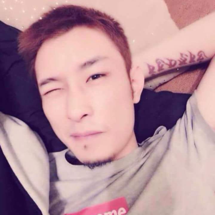 难得拥抱的第一张照片--汕头相亲服务中心