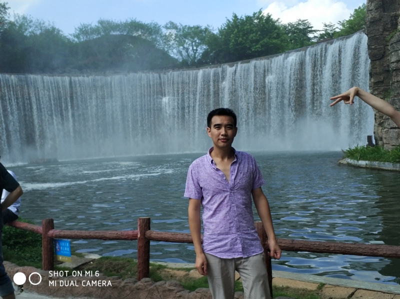 追梦人的第一张照片--汕头相亲服务中心