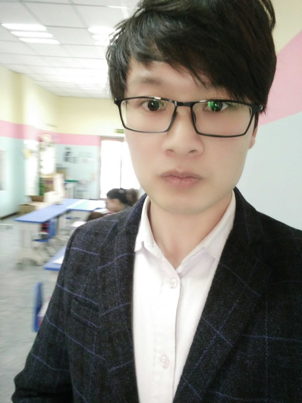 峰的呢喃的第一张照片--汕头相亲服务中心