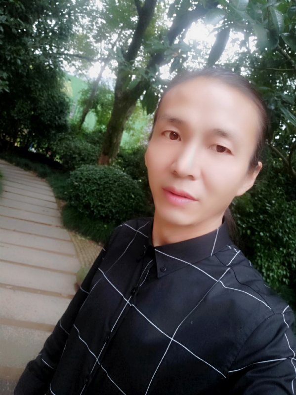 北方的狼的第一张照片--汕头相亲服务中心