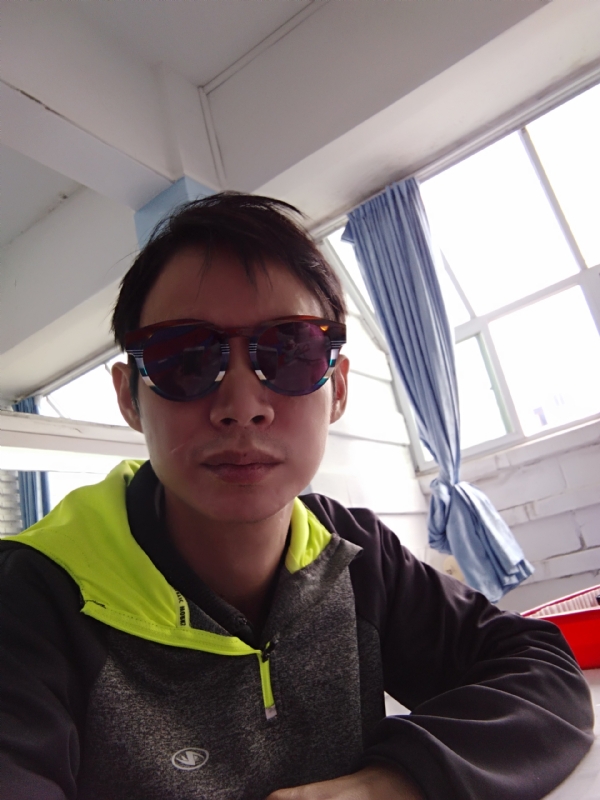 五华移民男的第一张照片--汕头相亲服务中心