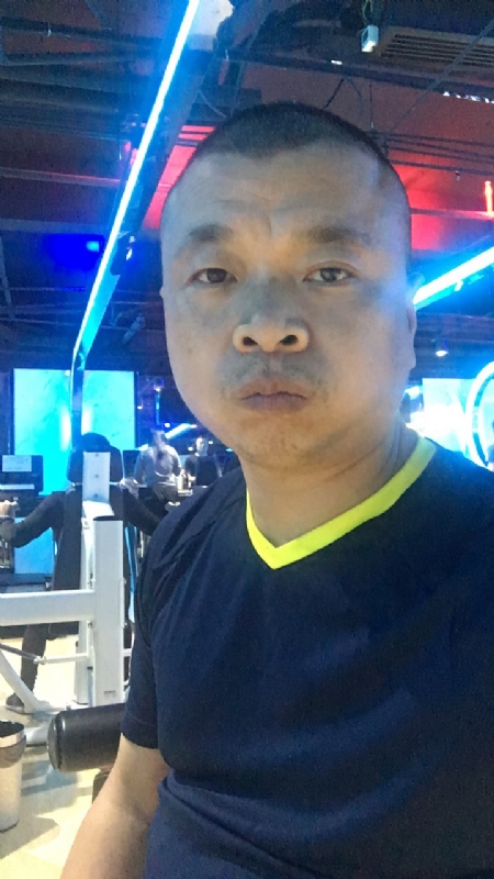 奋斗的第一张照片--汕头相亲服务中心