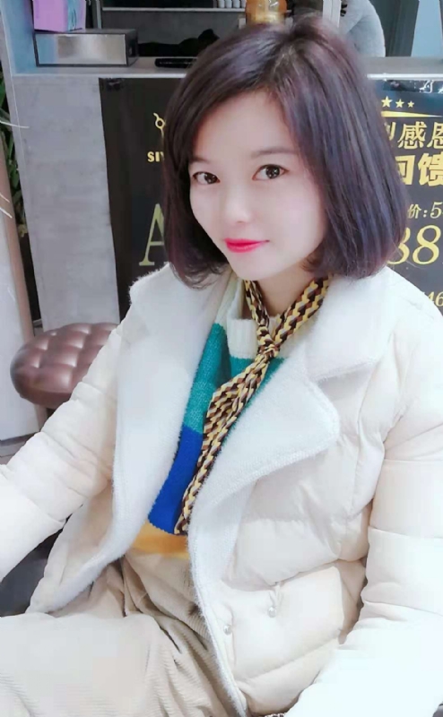 认真的雪的第一张照片--汕头相亲服务中心