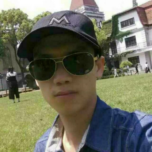 龙小华的第一张照片--汕头相亲服务中心