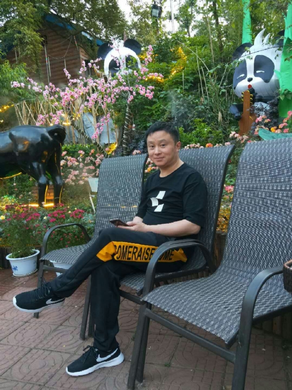 想家的第一张照片--汕头相亲服务中心