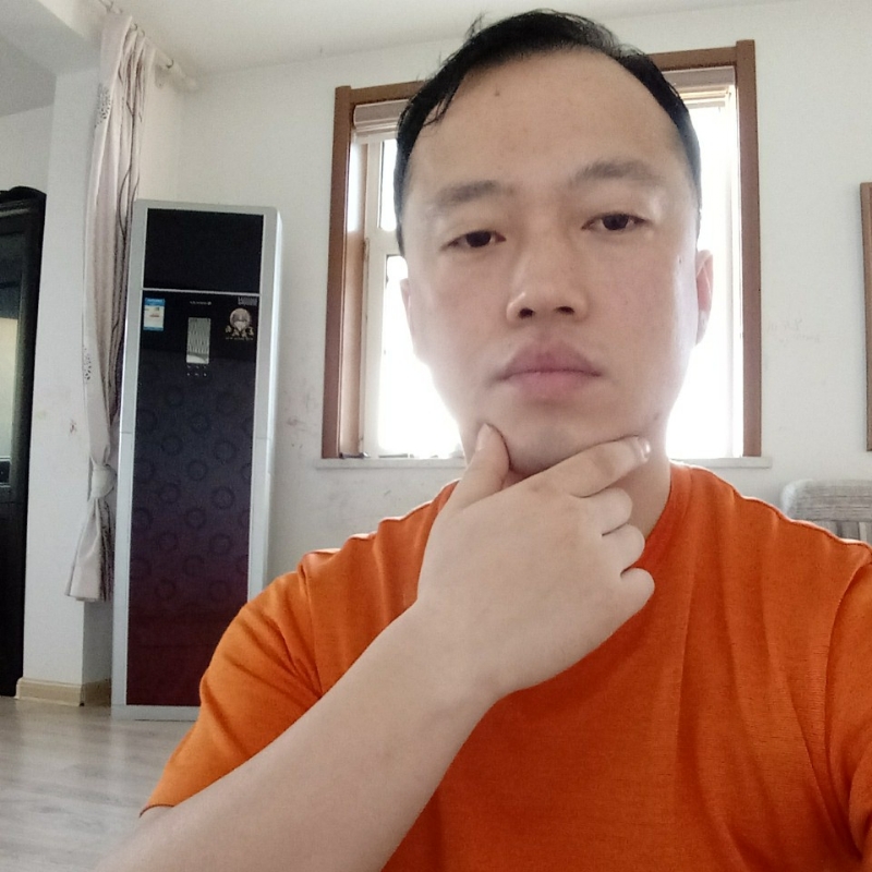 爱热闹的人的第一张照片--汕头相亲服务中心