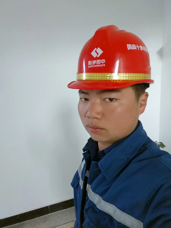 小公牛的第一张照片--汕头相亲服务中心