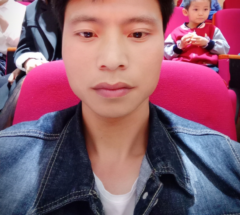 奋斗青年的第一张照片--汕头相亲服务中心