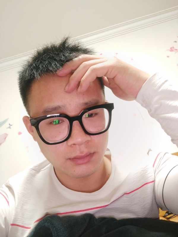 华灯初上的夜晚的第一张照片--汕头相亲服务中心