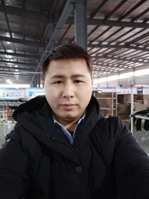 刀锋的第一张照片--汕头相亲服务中心