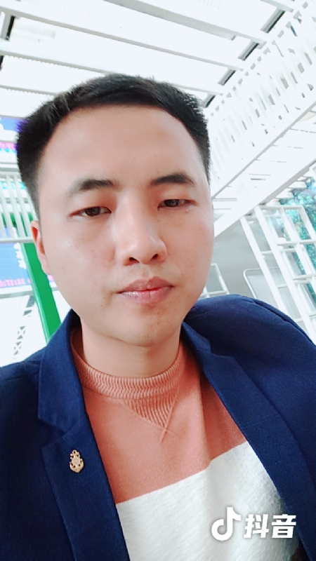 佳鑫的第一张照片--汕头相亲服务中心