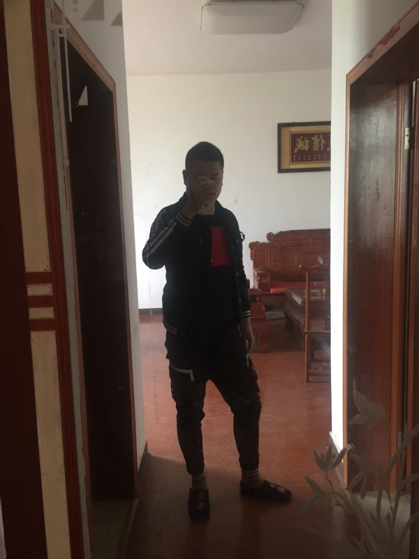 MC无所畏惧的第一张照片--汕头相亲服务中心