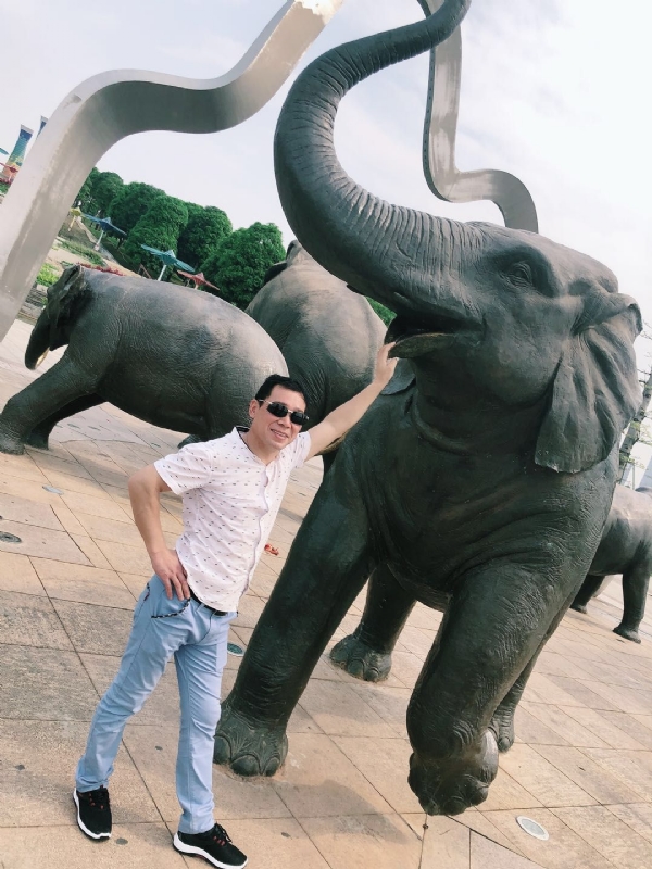 朝望大海的第三张照片--汕头相亲服务中心