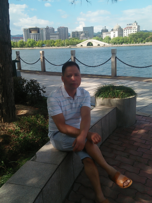 尹力的第一张照片--汕头相亲服务中心