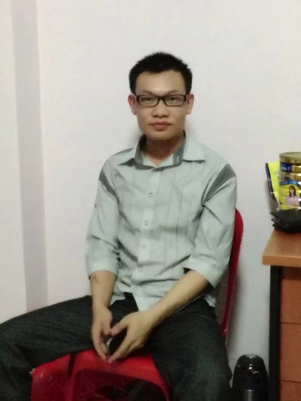 坚强不屈的第一张照片--汕头相亲服务中心