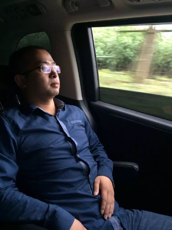 世界那么大的第三张照片--汕头相亲服务中心