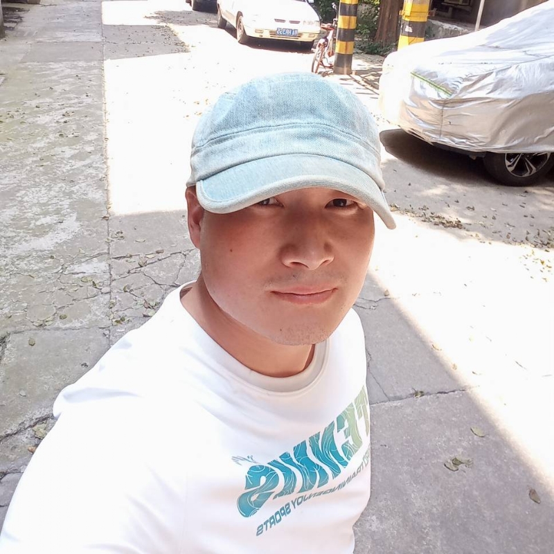 辉光的第一张照片--汕头相亲服务中心