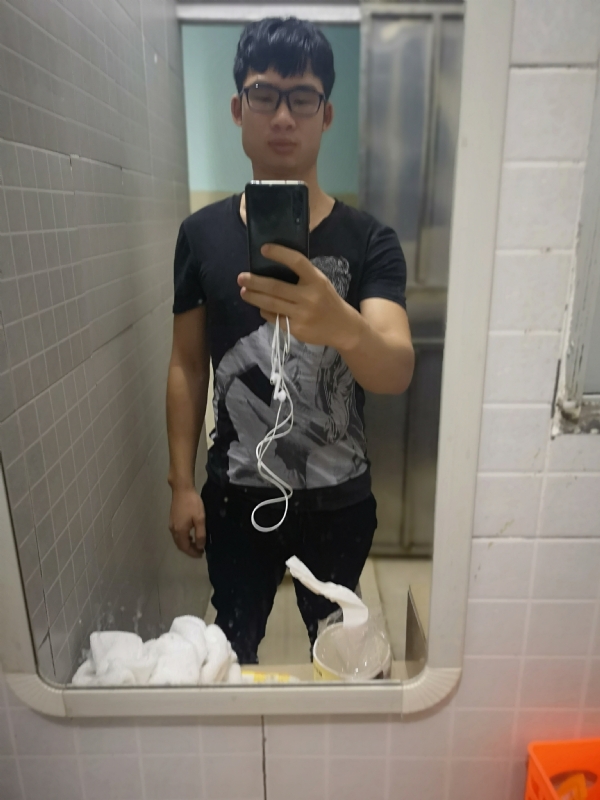 右手的执着的第一张照片--汕头相亲服务中心