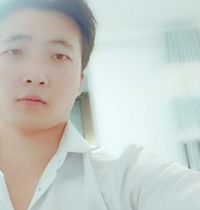 华英雄的第一张照片--汕头相亲服务中心