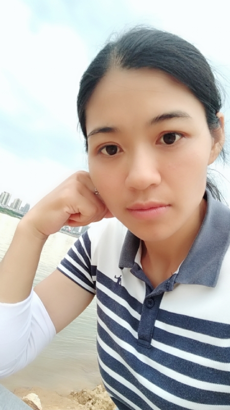 梅子的第一张照片--汕头相亲服务中心