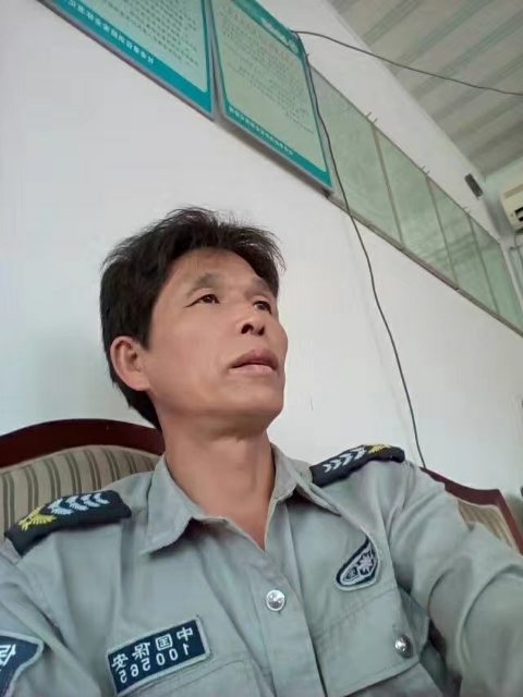 卧窗听雨的第一张照片--汕头相亲服务中心