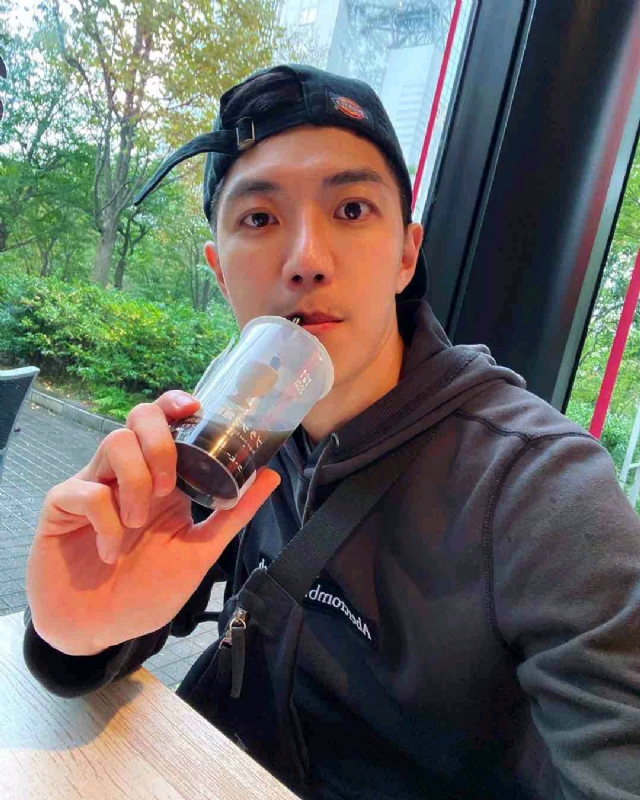 苏天奇的第一张照片--汕头相亲服务中心