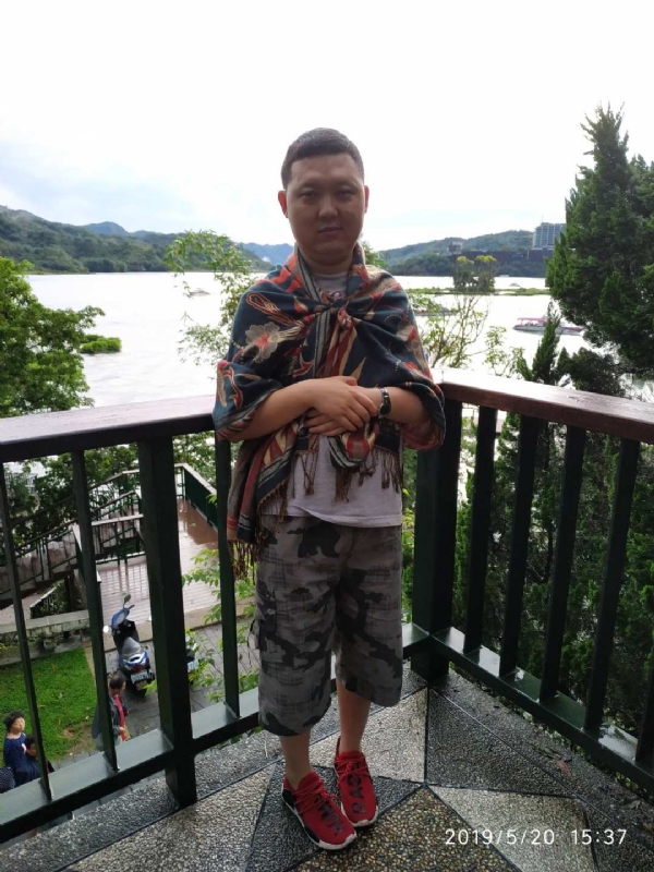 爱情里的俩个人的第一张照片--汕头相亲服务中心