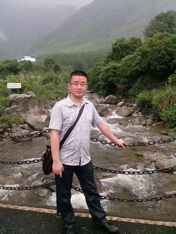 淡定牛魔王的第三张照片--汕头相亲服务中心