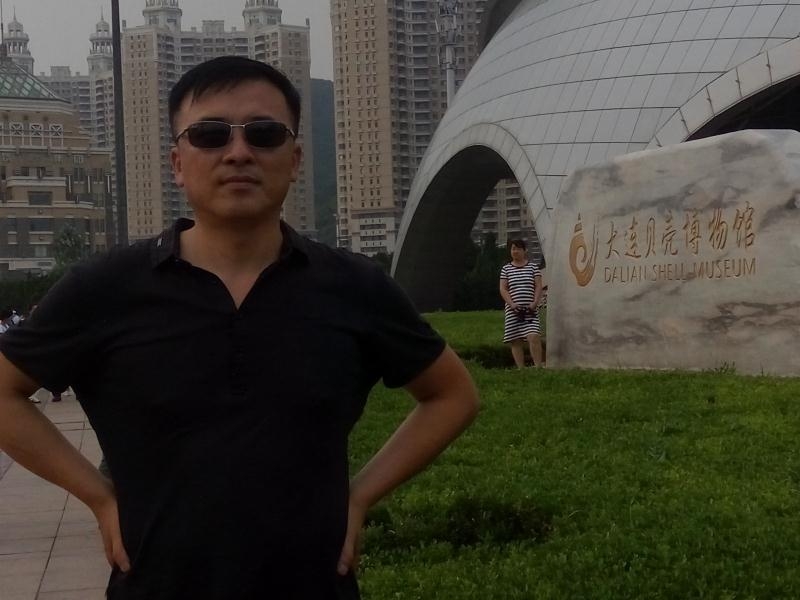 豁达的第一张照片--汕头相亲服务中心