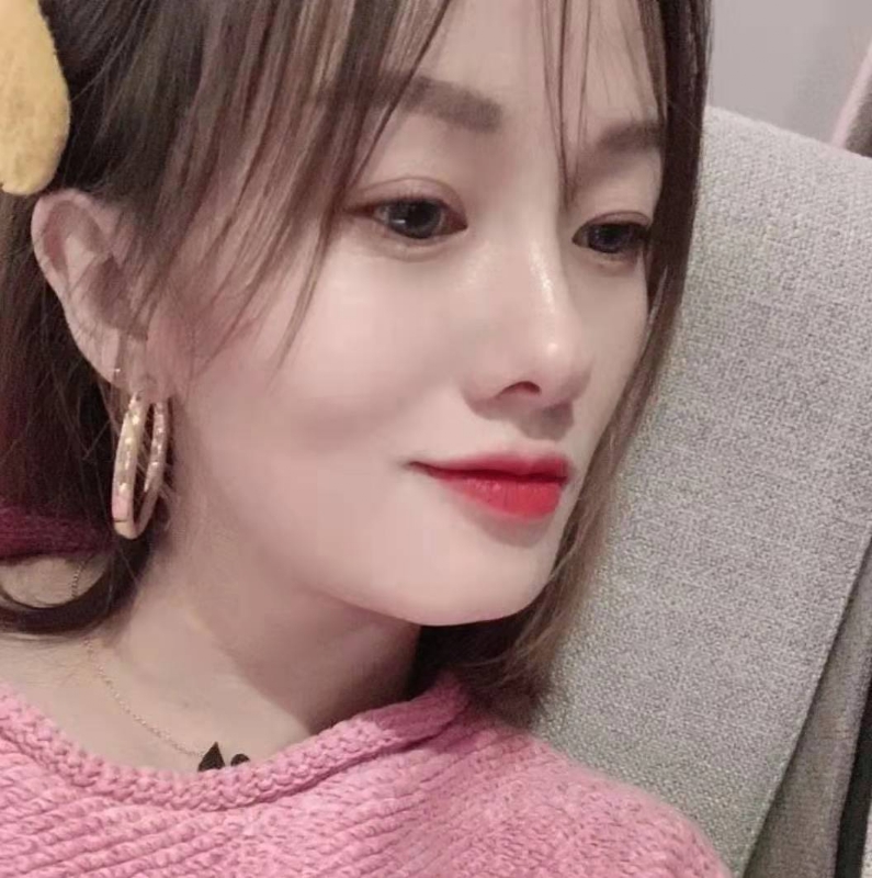 微醺的笑容的第一张照片--汕头相亲服务中心