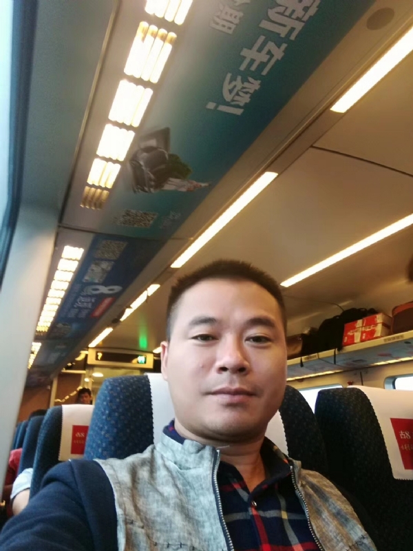 等爱的人的第一张照片--汕头相亲服务中心