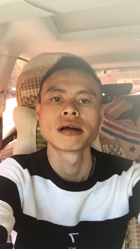 小何的第一张照片--汕头相亲服务中心