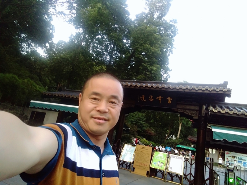 夏雨晨紫的第一张照片--汕头相亲服务中心