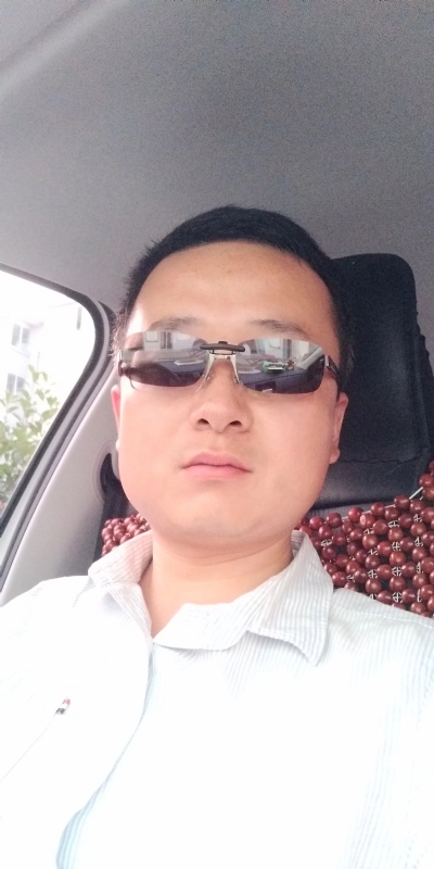 痛苦的单身狗的第一张照片--汕头相亲服务中心