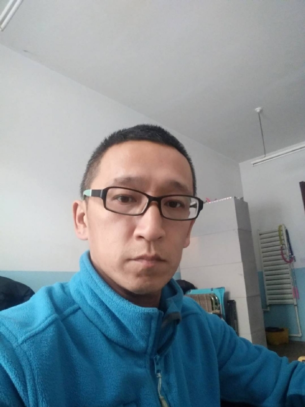 晓峰的第三张照片--汕头相亲服务中心