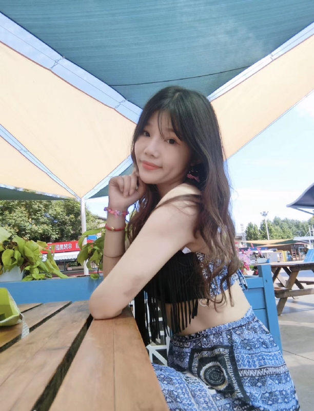 诗雨的第一张照片--汕头相亲服务中心