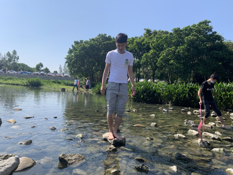 放假吃鸡的第二张照片--汕头相亲服务中心