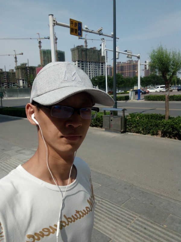 挥一挥手什么都没有的第一张照片--汕头相亲服务中心