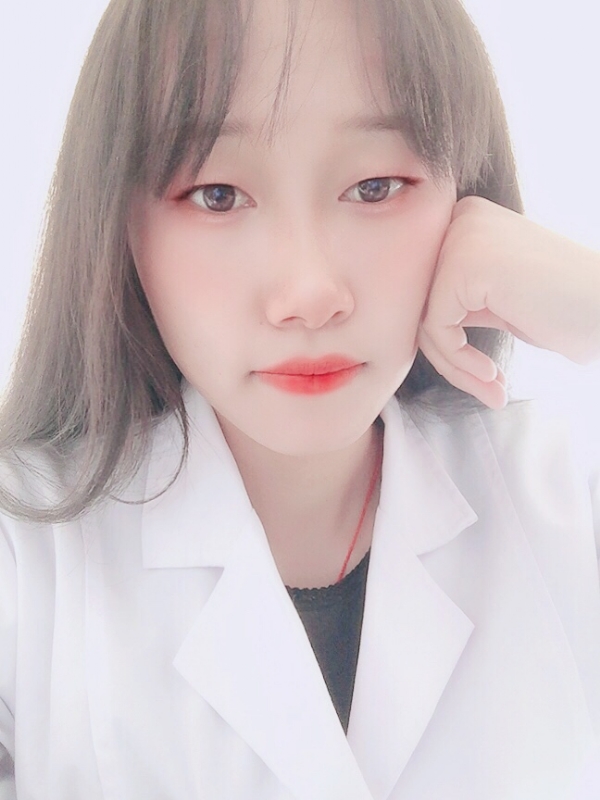 白婚纱的第一张照片--汕头相亲服务中心