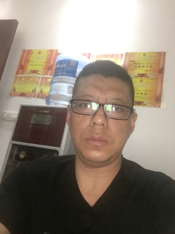 牵手的第一张照片--汕头相亲服务中心