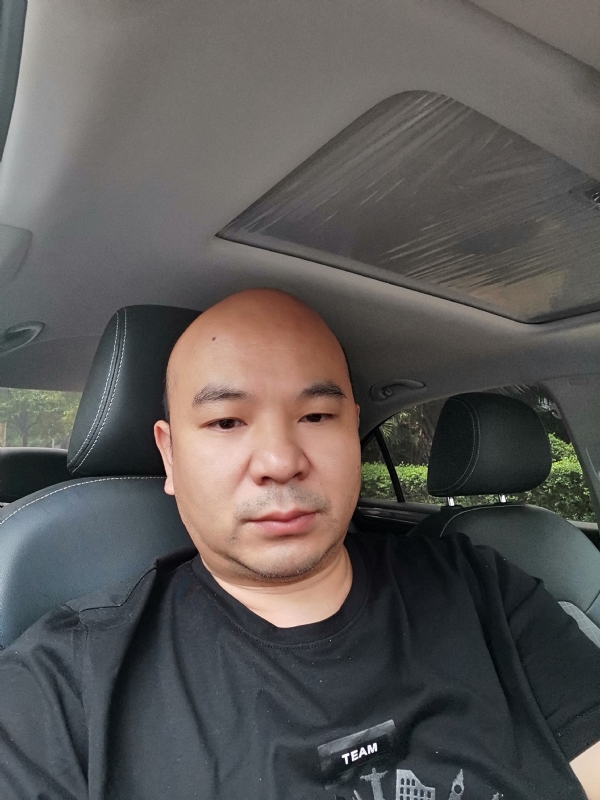 爷们已经老了的第一张照片--汕头相亲服务中心