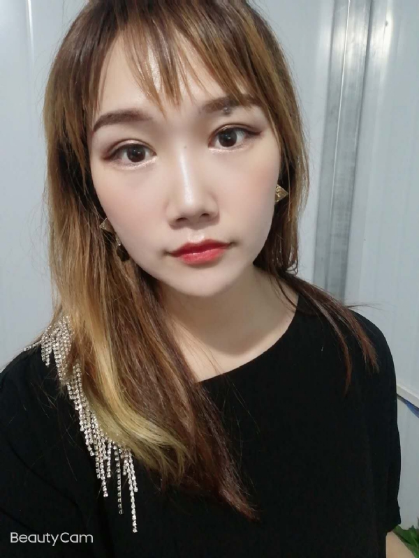 艾薇的第四张照片--汕头相亲服务中心