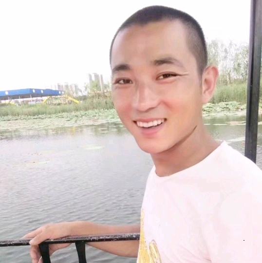 为你等候的第二张照片--汕头相亲服务中心