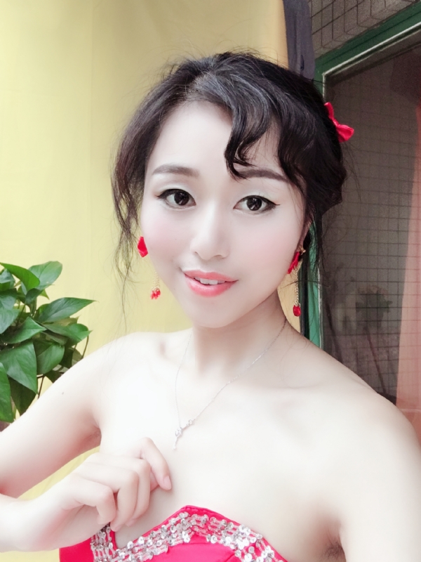 薇薇的第一张照片--汕头相亲服务中心