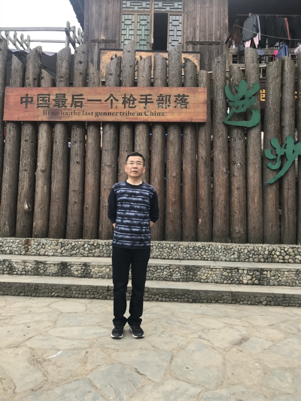 屯里的富豪的第一张照片--汕头相亲服务中心