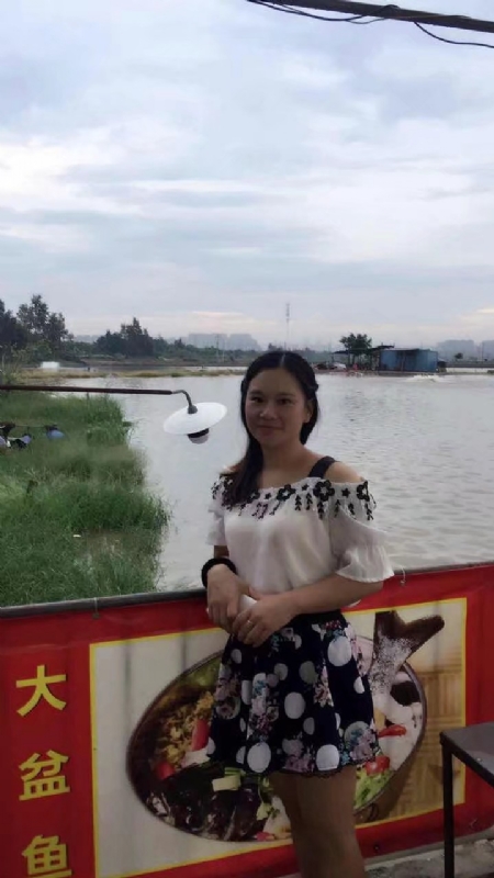 莹莹的第一张照片--汕头相亲服务中心