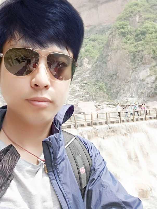 雅俗共赏的第一张照片--汕头相亲服务中心