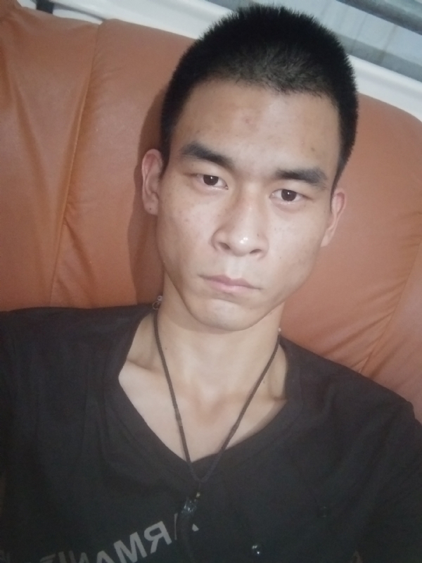 单身狗一枚的第三张照片--汕头相亲服务中心