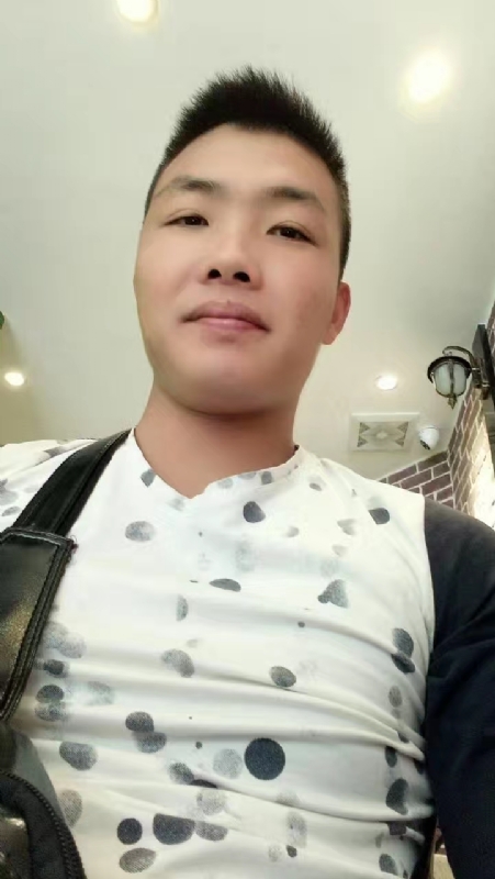 吃生蚝的小乖乖的第一张照片--汕头相亲服务中心