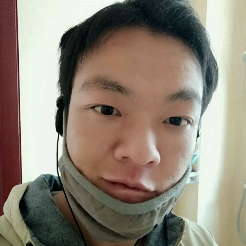 泡沫哭泣的第一张照片--汕头相亲服务中心